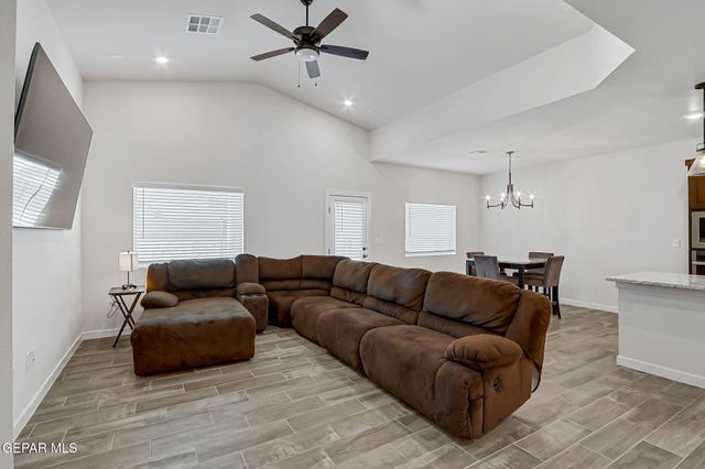 3609 BOB SNEAD Drive, El Paso, TX 79938