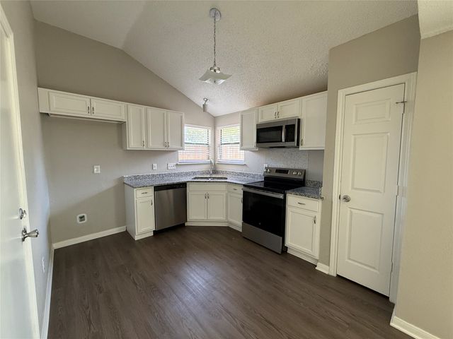 10259 Sand Springs Avenue, Dallas, TX 75227