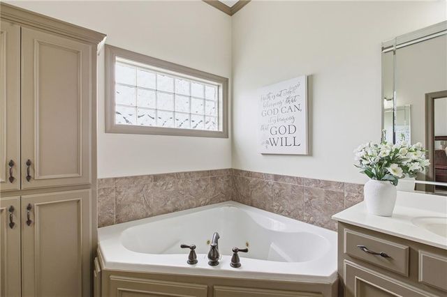 20801 E 37th Terrace Court S, Independence, MO 64057