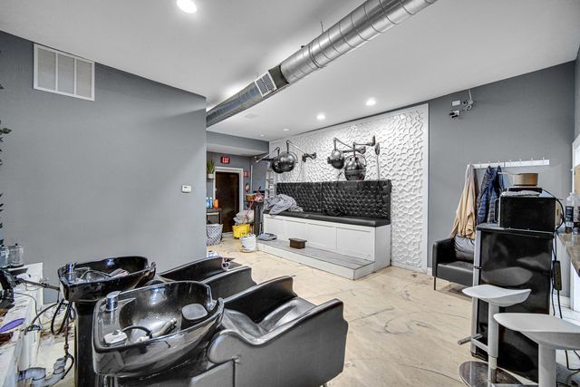 8546 S Stony Island Avenue, Chicago, IL 60617