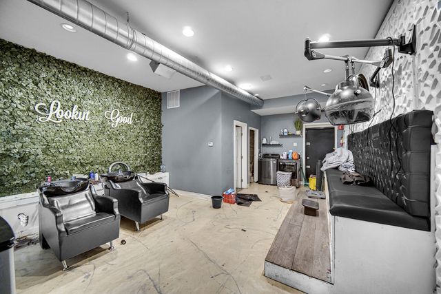 8546 S Stony Island Avenue, Chicago, IL 60617