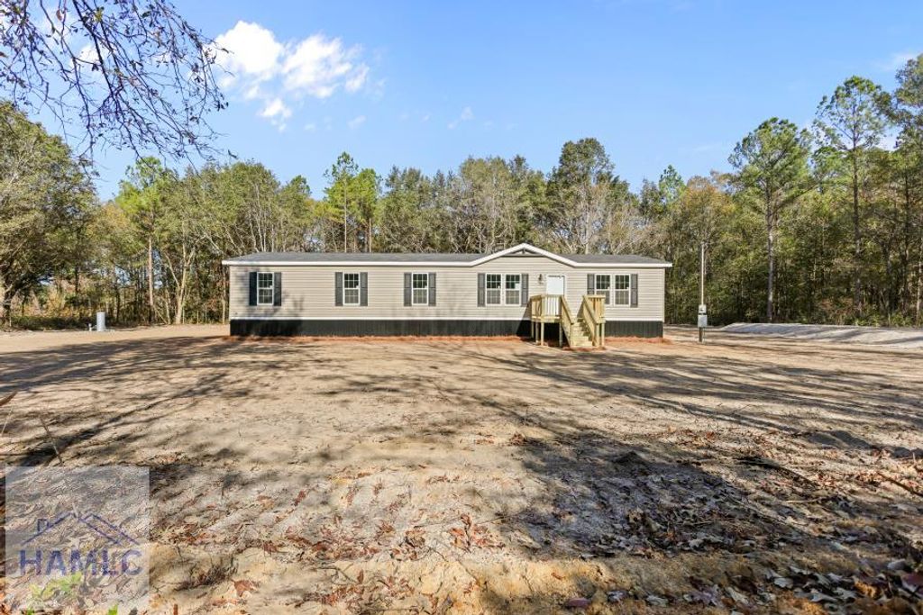 193 Hugh Gordon SE, Ludowici, GA 31316