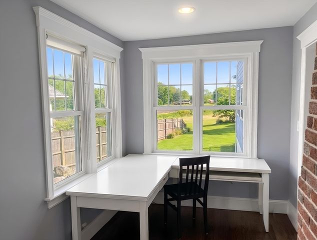 122 Marrett Rd, Lexington, MA 02421