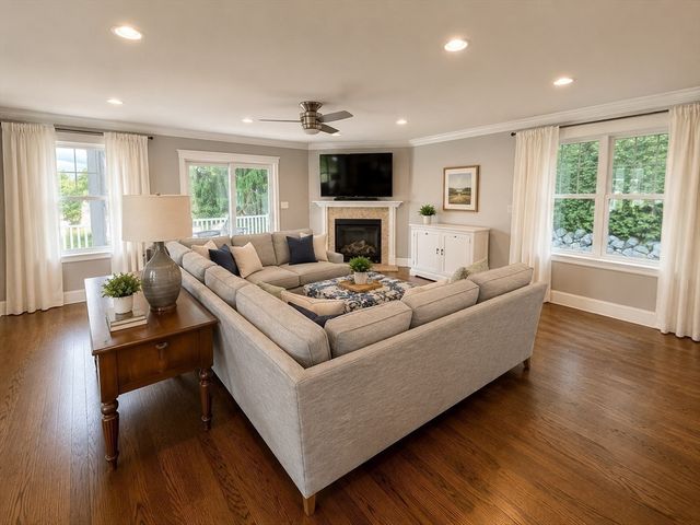 122 Marrett Rd, Lexington, MA 02421