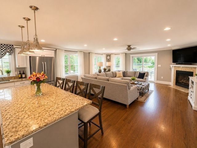 122 Marrett Rd, Lexington, MA 02421