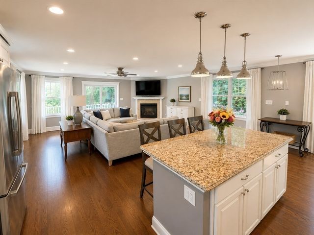 122 Marrett Rd, Lexington, MA 02421