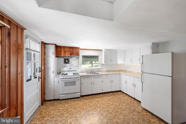 65 WASHINGTON ST, Rocky Hill, NJ 08553
