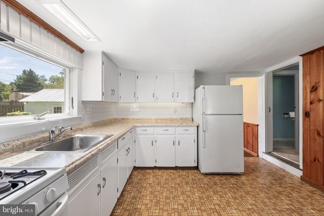 65 WASHINGTON ST, Rocky Hill, NJ 08553