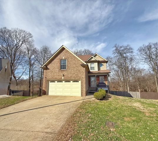 2720 Arthurs Ct, Clarksville, TN 37040