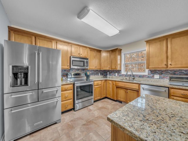 2720 Arthurs Ct, Clarksville, TN 37040