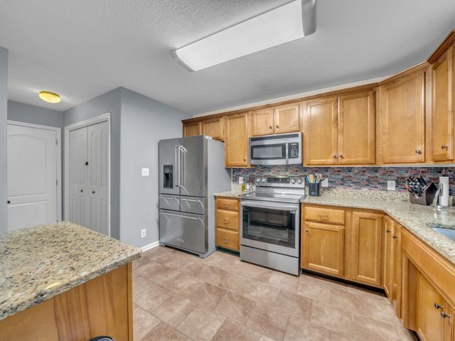 2720 Arthurs Ct, Clarksville, TN 37040