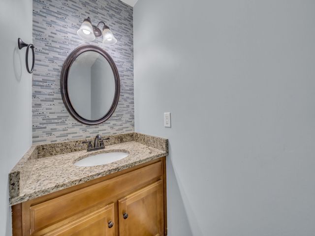 2720 Arthurs Ct, Clarksville, TN 37040