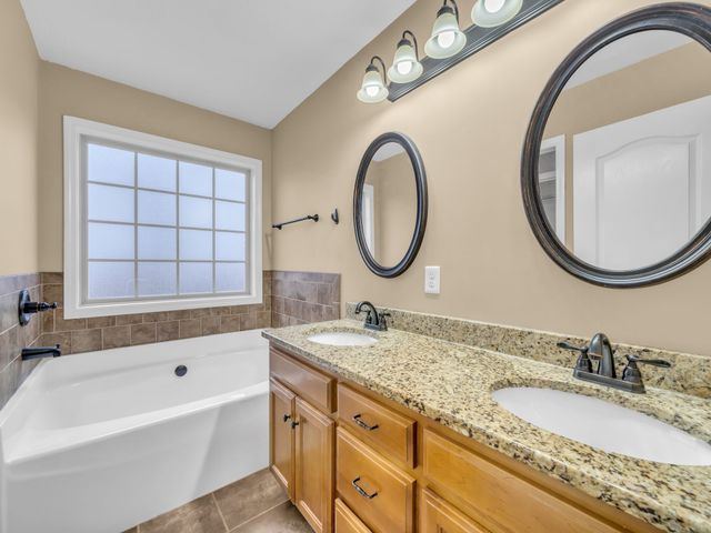 2720 Arthurs Ct, Clarksville, TN 37040