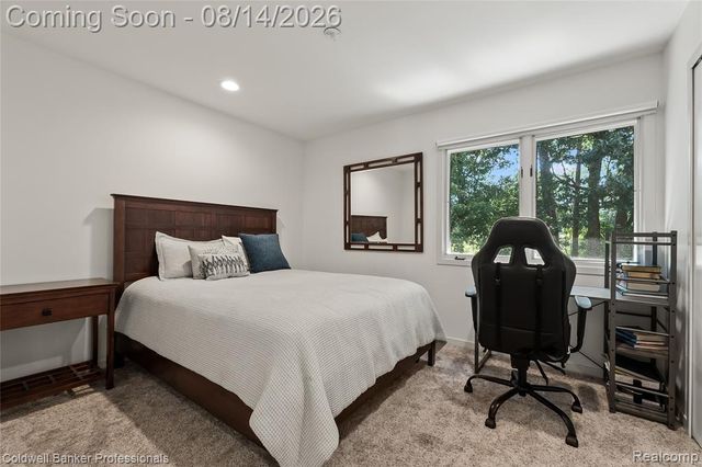 2385 Avondale Street, Sylvan Lake, MI 48320