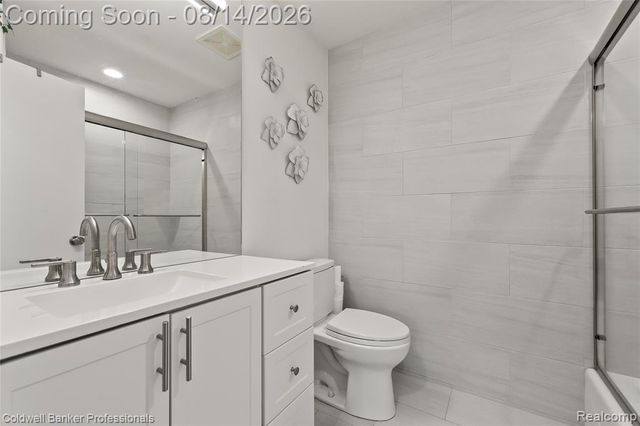 2385 Avondale Street, Sylvan Lake, MI 48320