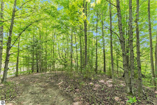 00 1A E Traverse Highway, Traverse City, MI 49684