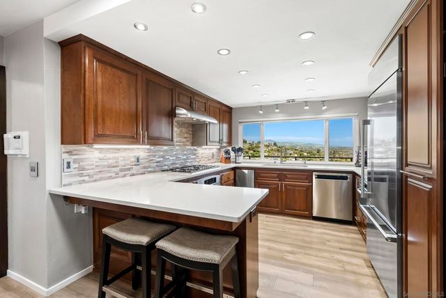 6387 Dwane Ave, San Diego, CA 92120
