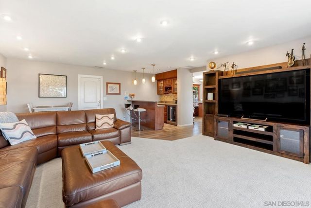 6387 Dwane Ave, San Diego, CA 92120