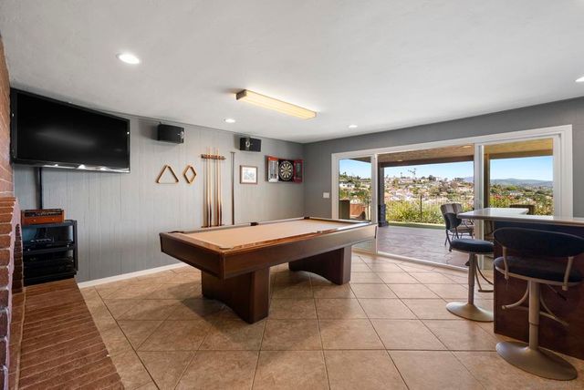 6387 Dwane Ave, San Diego, CA 92120