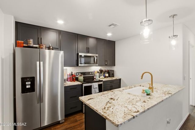 7774 S New Strike Way, Tucson, AZ 85747