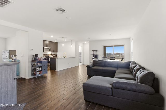 7774 S New Strike Way, Tucson, AZ 85747