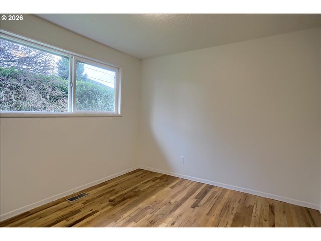9010 Sw MEADOW Ln, Portland, OR 97225