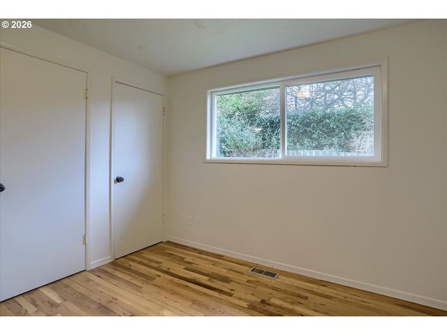 9010 Sw MEADOW Ln, Portland, OR 97225