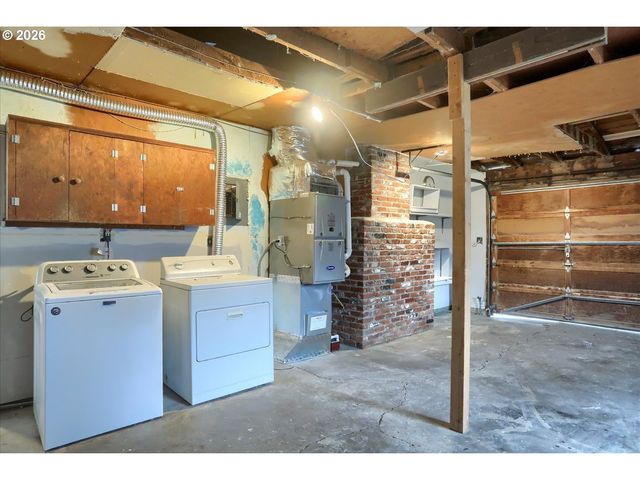 9010 Sw MEADOW Ln, Portland, OR 97225