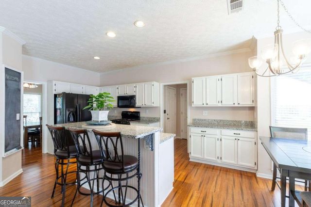 922 Heartwood Circle, Lawrenceville, GA 30043
