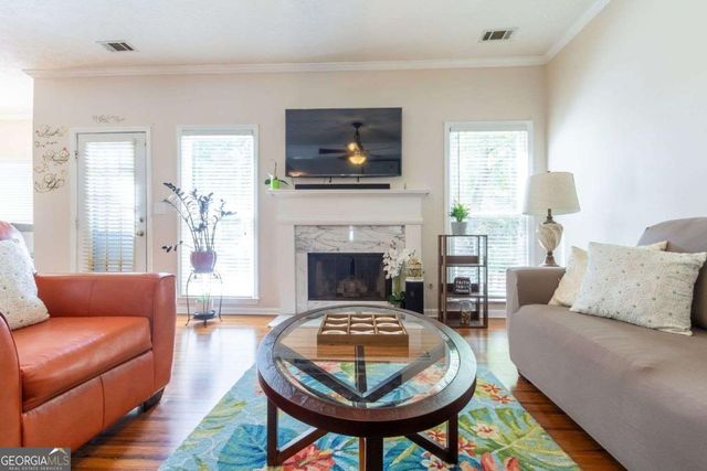922 Heartwood Circle, Lawrenceville, GA 30043