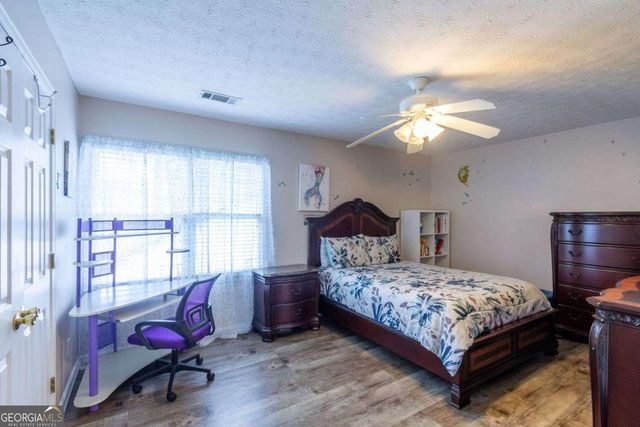 922 Heartwood Circle, Lawrenceville, GA 30043
