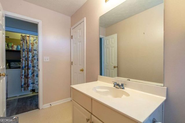 922 Heartwood Circle, Lawrenceville, GA 30043