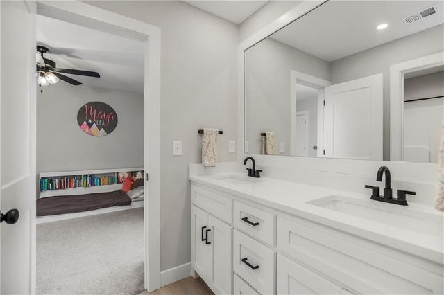 4015 NE Sagamore Drive, Lee's Summit, MO 64064