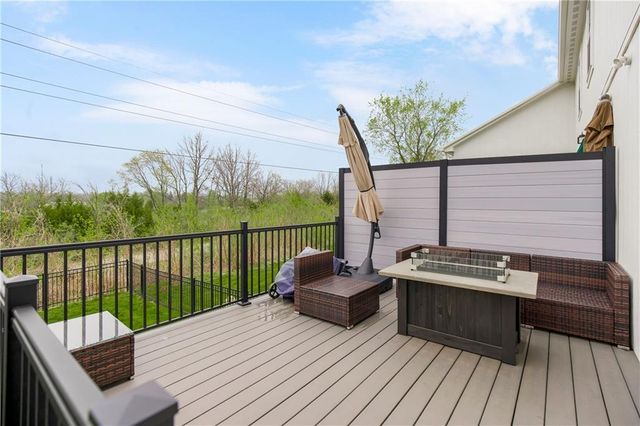 4015 NE Sagamore Drive, Lee's Summit, MO 64064