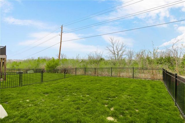 4015 NE Sagamore Drive, Lee's Summit, MO 64064