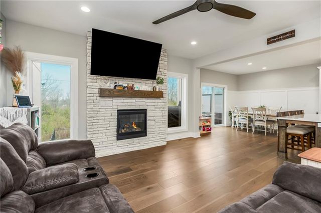 4015 NE Sagamore Drive, Lee's Summit, MO 64064