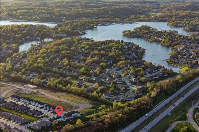 4015 NE Sagamore Drive, Lee's Summit, MO 64064