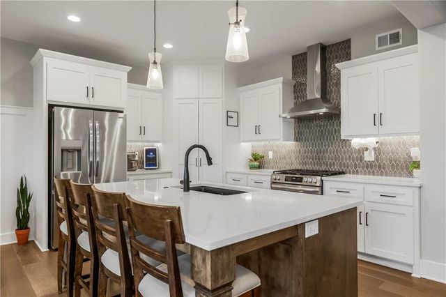 4015 NE Sagamore Drive, Lee's Summit, MO 64064