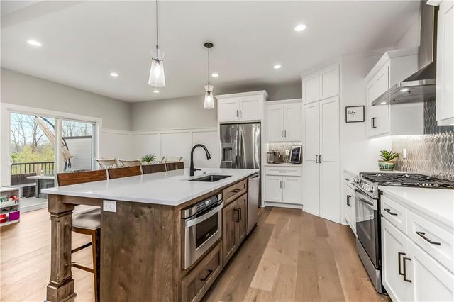 4015 NE Sagamore Drive, Lee's Summit, MO 64064