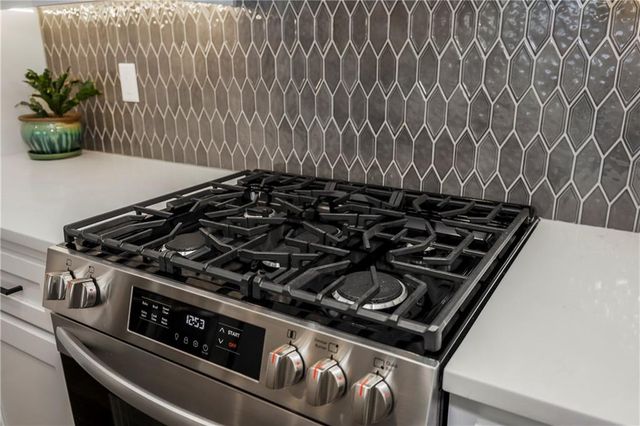 4015 NE Sagamore Drive, Lee's Summit, MO 64064