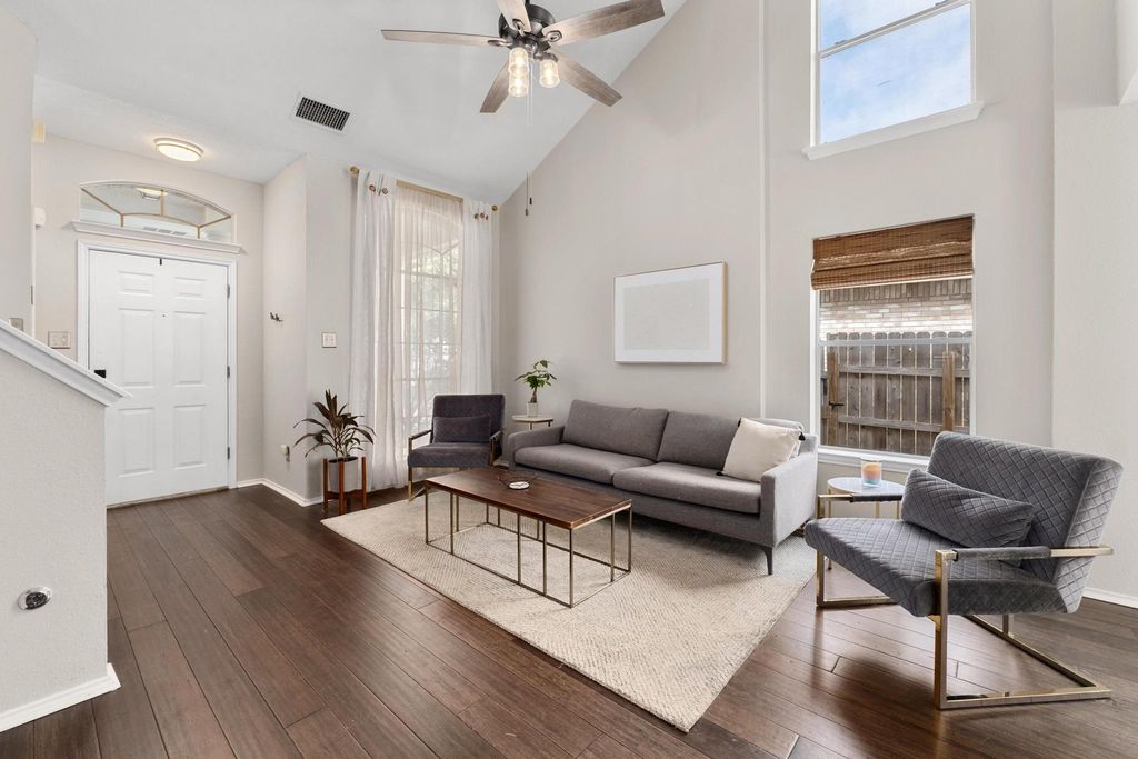 9325 Linkmeadow DR, Austin, TX 78748