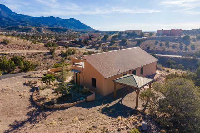 5 Pine Road, Placitas, NM 87043