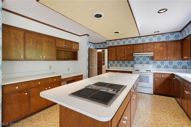 13913 County Line Road, Novelty, OH 44072