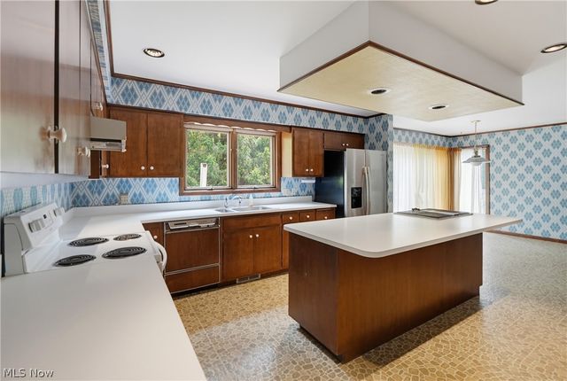 13913 County Line Road, Novelty, OH 44072