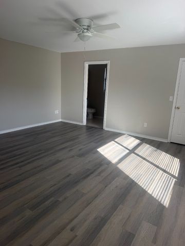 910 Austin, Weatherford, TX 76086