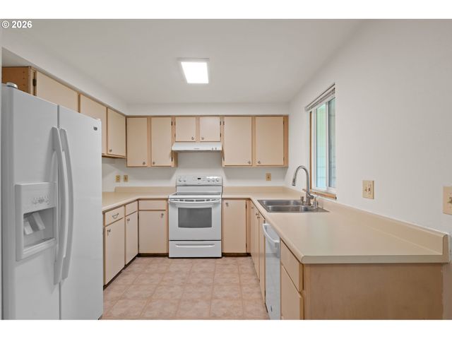 13216 Ne SALMON CREEK Ave N4, Vancouver, WA 98686