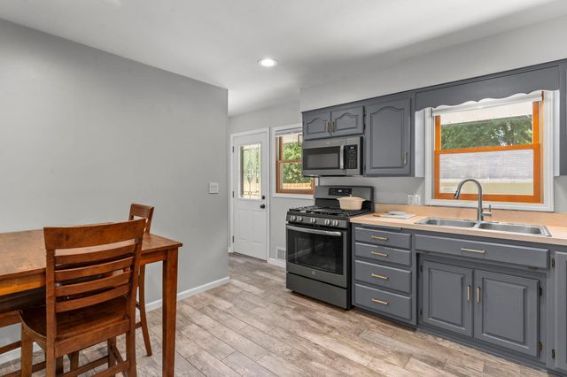 784 Mary Street N, Maplewood, MN 55119