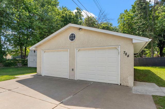 784 Mary Street N, Maplewood, MN 55119