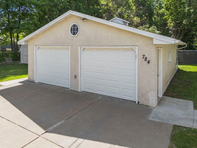 784 Mary Street N, Maplewood, MN 55119