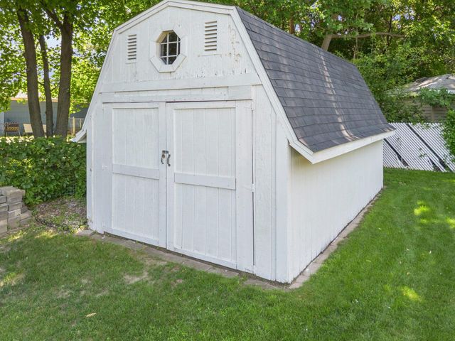 784 Mary Street N, Maplewood, MN 55119